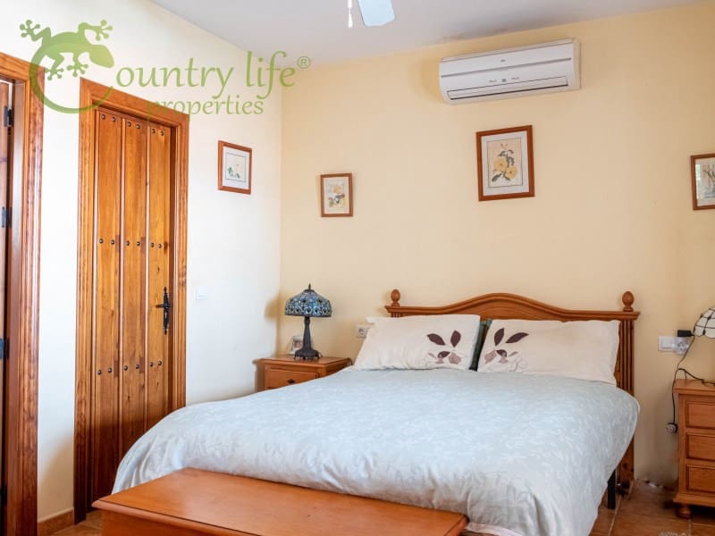 5 soverom Villa til salgs i Alcaucin - € 475 000 (Ref: 7603709)