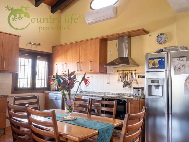 5 sypialnia Willa na sprzedaż w Alcaucín - 475 000 € (Ref: 7603709)