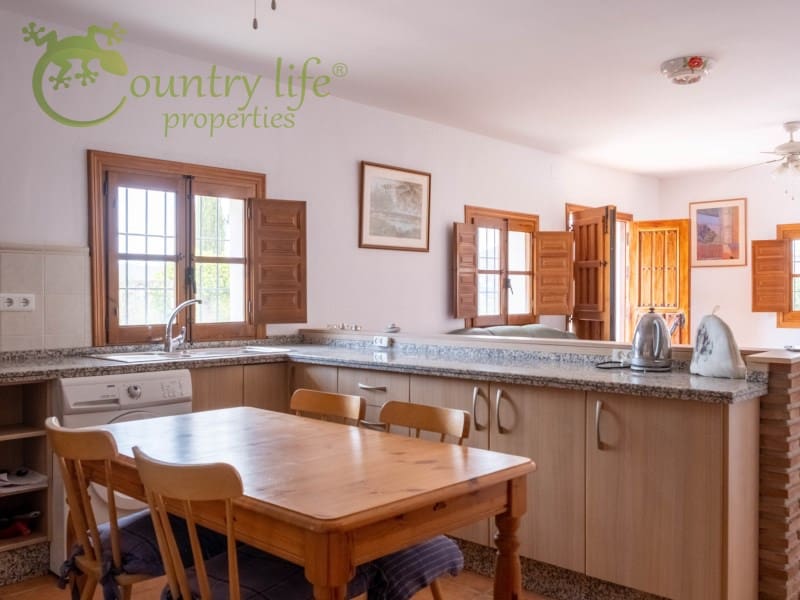 5 soverom Villa til salgs i Alcaucin - € 475 000 (Ref: 7603709)