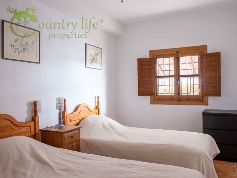 5 soverom Villa til salgs i Alcaucin - € 475 000 (Ref: 7603709)