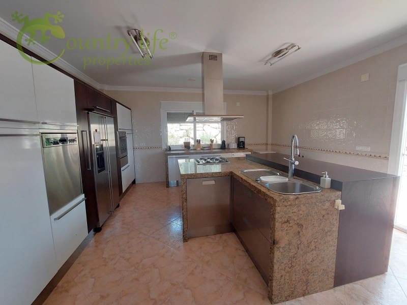 4 soverom Villa til salgs i Periana - € 699 000 (Ref: 8239005)