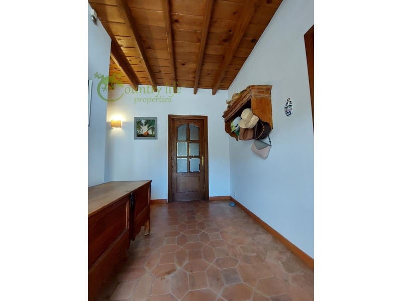 3 soveværelse Finca/Landehus til salg i Malaga by - € 890.000 (Ref: 8244264)