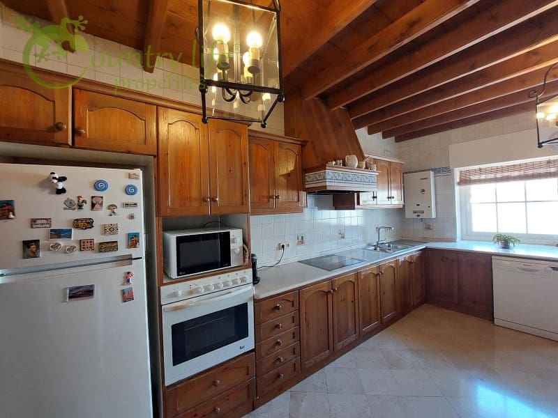 3 soveværelse Finca/Landehus til salg i Malaga by - € 890.000 (Ref: 8244264)