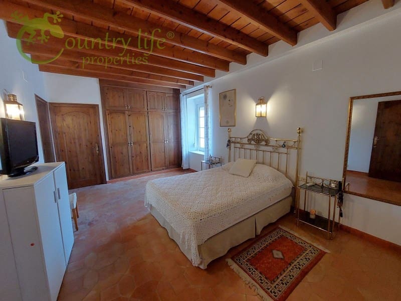 3 soveværelse Finca/Landehus til salg i Malaga by - € 890.000 (Ref: 8244264)