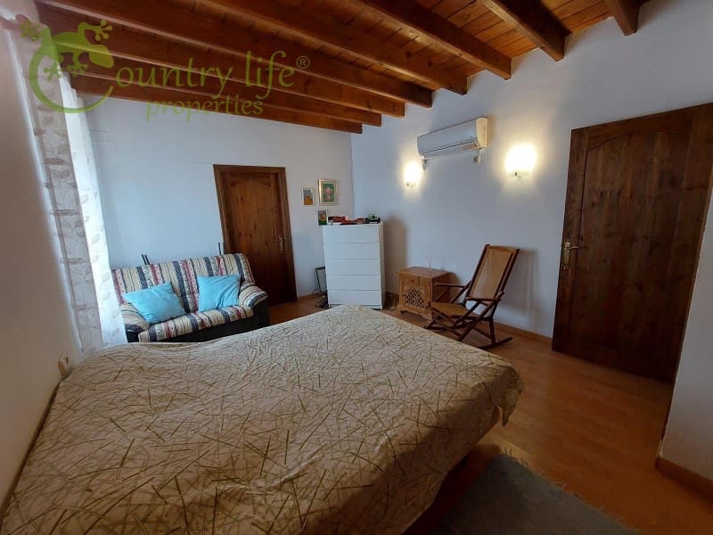 3 soveværelse Finca/Landehus til salg i Malaga by - € 890.000 (Ref: 8244264)