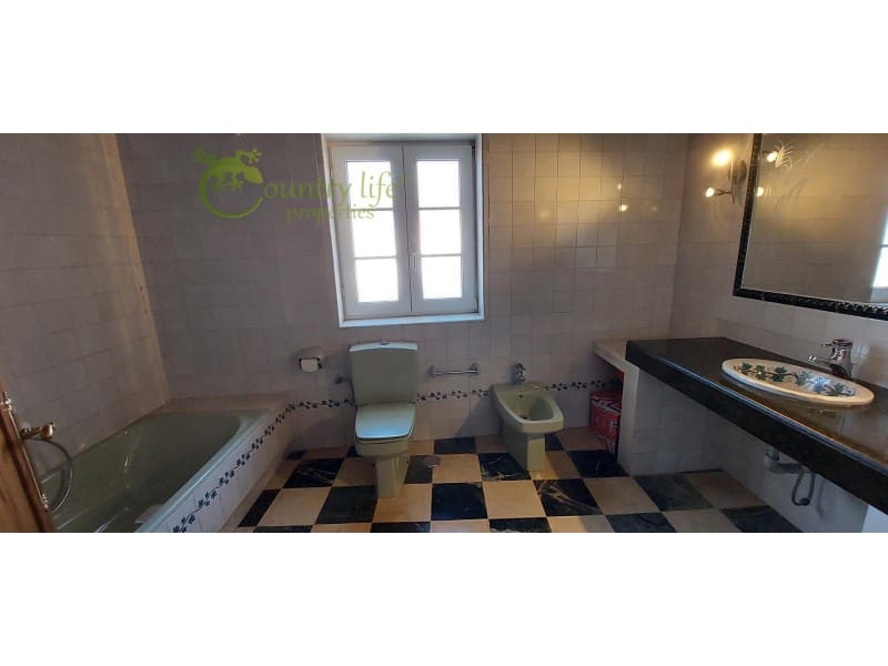 3 soveværelse Finca/Landehus til salg i Malaga by - € 890.000 (Ref: 8244264)