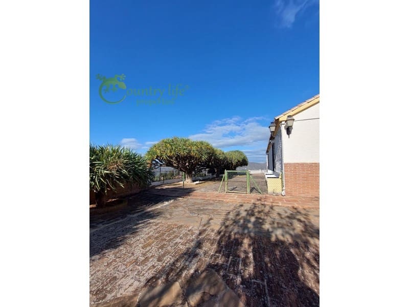 3 soveværelse Finca/Landehus til salg i Malaga by - € 890.000 (Ref: 8244264)