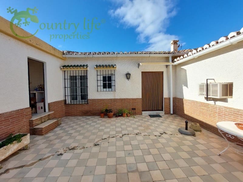 3 soveværelse Finca/Landehus til salg i Malaga by - € 890.000 (Ref: 8244264)
