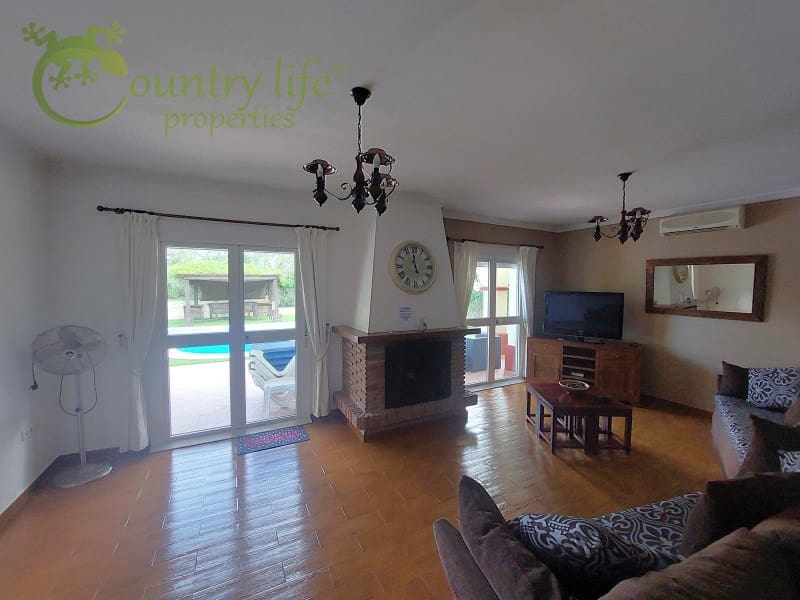 4 slaapkamer Villa te koop in Vinuela - € 625.000 (Ref: 8295633)