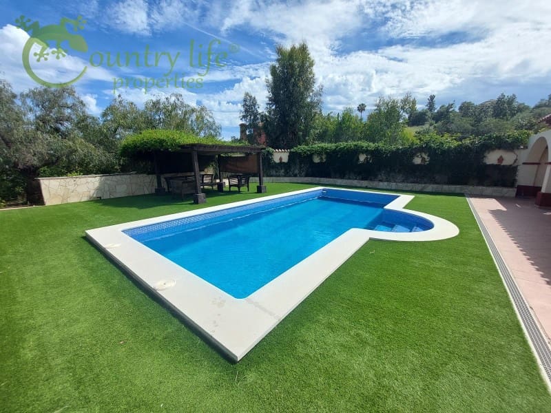 4 slaapkamer Villa te koop in Vinuela - € 625.000 (Ref: 8295633)