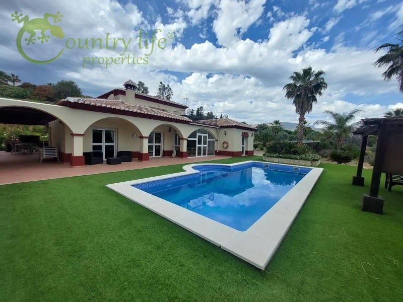 4 slaapkamer Villa te koop in Vinuela - € 625.000 (Ref: 8295633)