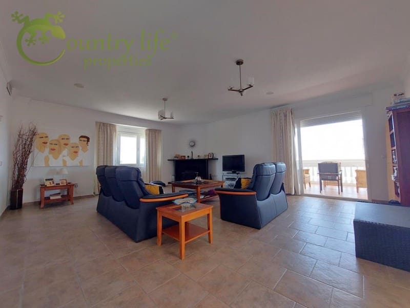 4 soverom Villa til salgs i Periana - € 649 000 (Ref: 8387310)