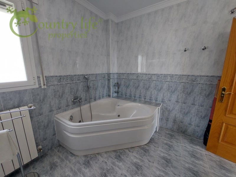 4 soverom Villa til salgs i Periana - € 649 000 (Ref: 8387310)