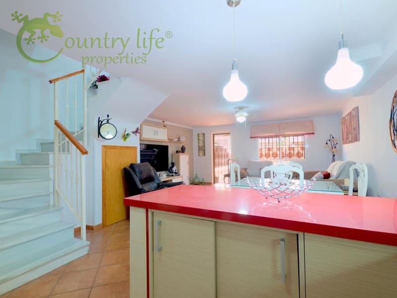 3 soverom Kjedet enebolig til salgs i Torre del Mar - € 430 000 (Ref: 8487852)