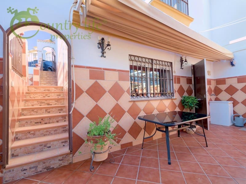 3 soverom Kjedet enebolig til salgs i Torre del Mar - € 430 000 (Ref: 8487852)