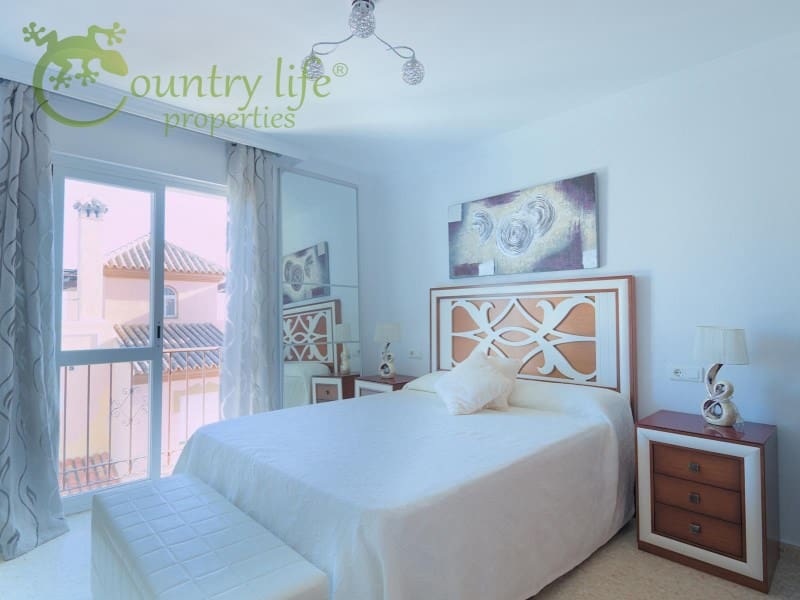 3 soverom Kjedet enebolig til salgs i Torre del Mar - € 430 000 (Ref: 8487852)