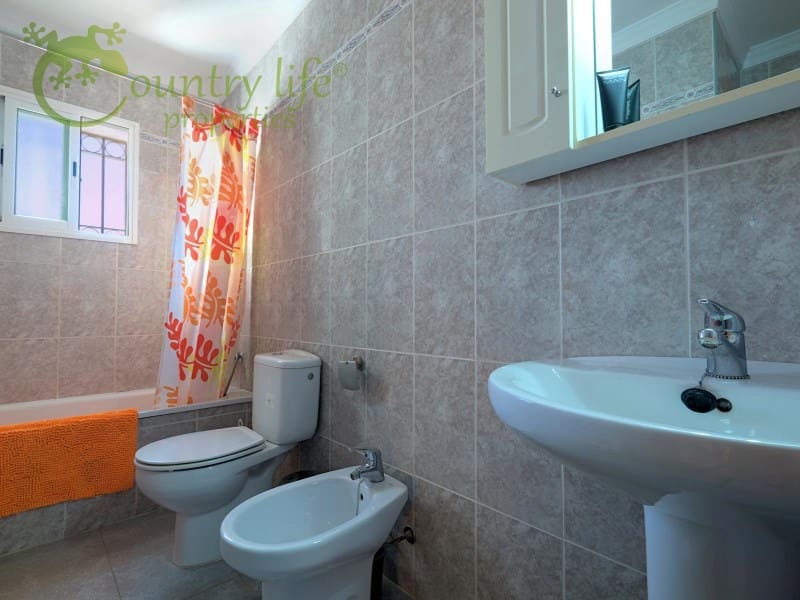 3 soverom Kjedet enebolig til salgs i Torre del Mar - € 430 000 (Ref: 8487852)