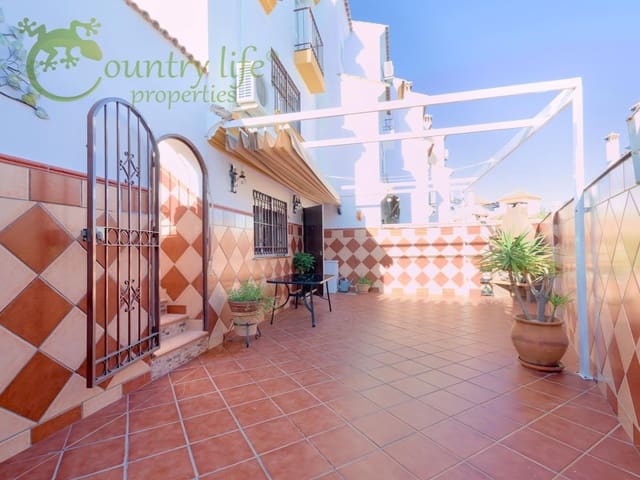 3 soveværelse Semi-Rækkehus til salg i Torre del Mar, Vélez-Málaga - € 430.000 (Ref: 8487852)