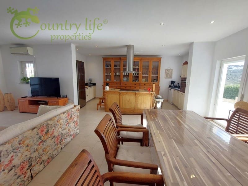 3 slaapkamer Villa te koop in Vinuela - € 590.000 (Ref: 8565419)