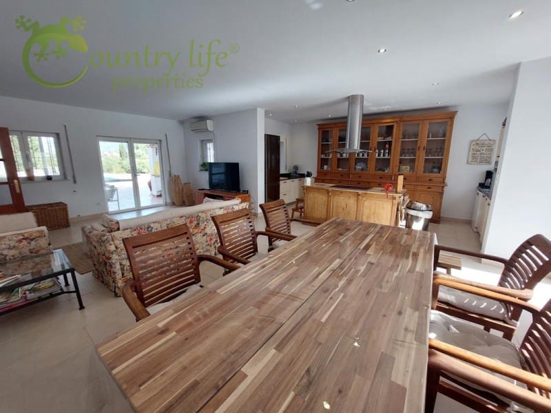 3 slaapkamer Villa te koop in Vinuela - € 590.000 (Ref: 8565419)