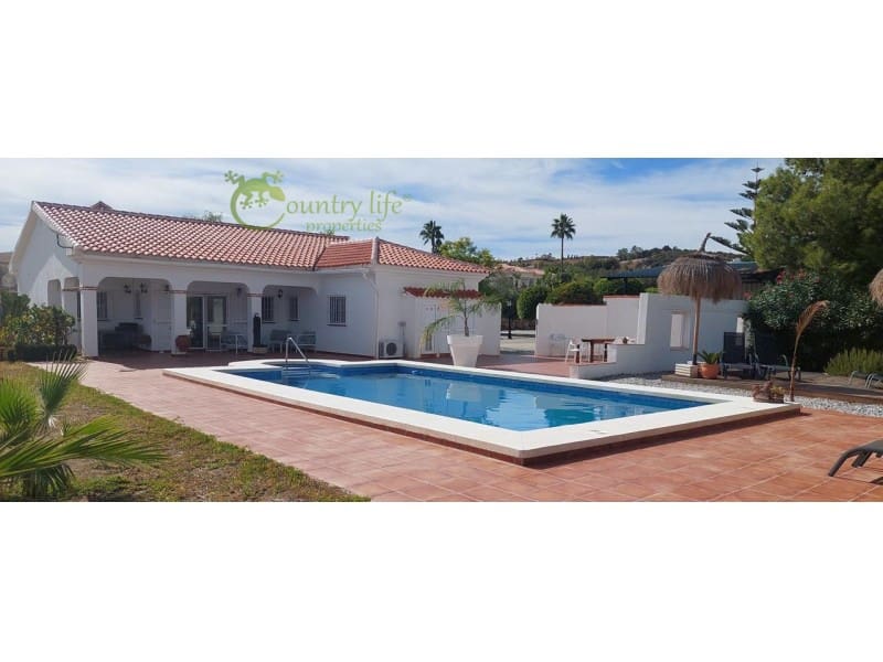 3 slaapkamer Villa te koop in Vinuela - € 590.000 (Ref: 8565419)