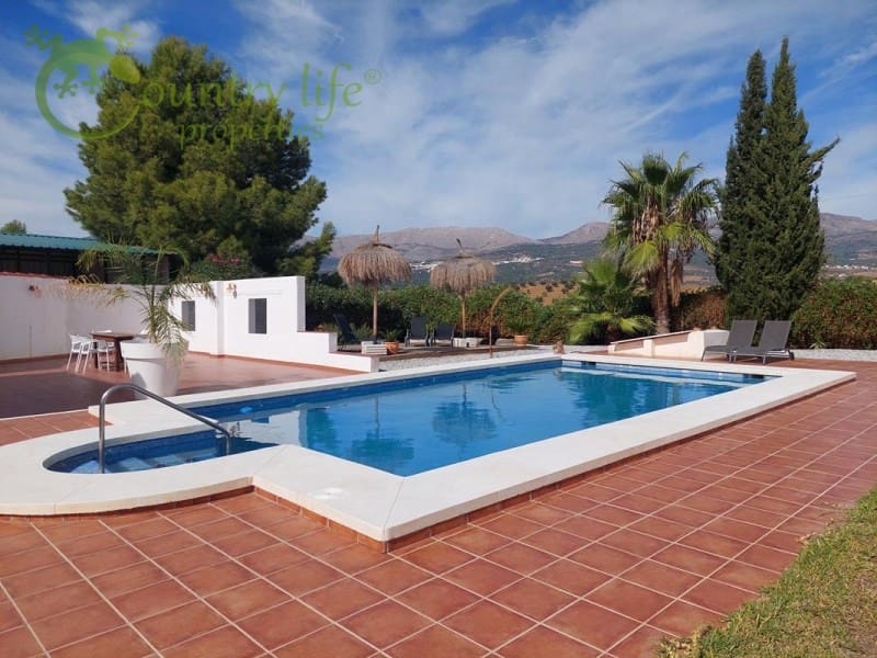 3 slaapkamer Villa te koop in Vinuela - € 590.000 (Ref: 8565419)