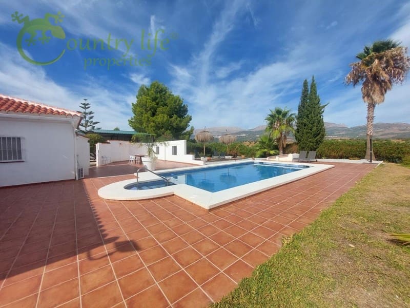 3 slaapkamer Villa te koop in Vinuela - € 590.000 (Ref: 8565419)