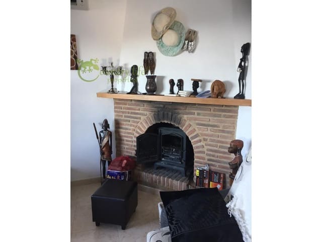 Chalet de 4 habitaciones en Alcaucín en venta - 369.000 € (Ref: 8595514)