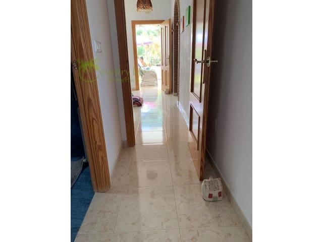 Chalet de 4 habitaciones en Alcaucín en venta - 369.000 € (Ref: 8595514)