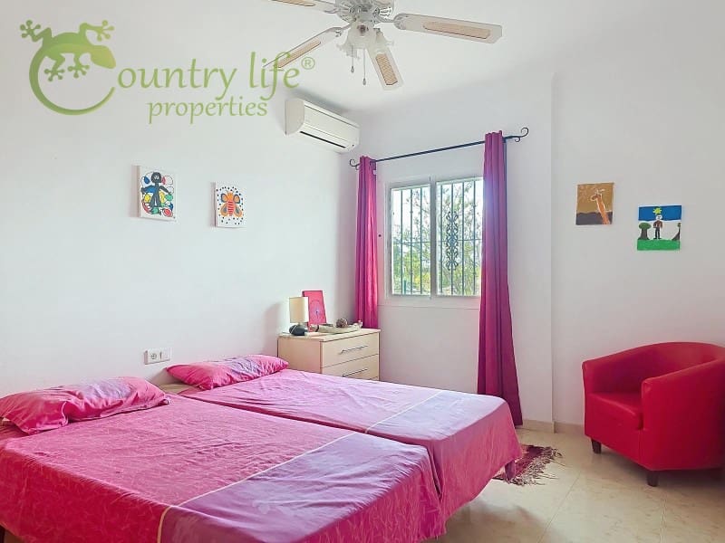 4 soverom Villa til salgs i Alcaucin - € 369 000 (Ref: 8595514)