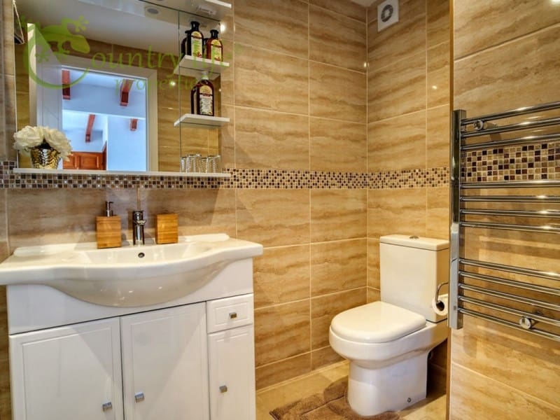 5 bedroom Villa for sale in Iznate - € 545,000 (Ref: 8708215)