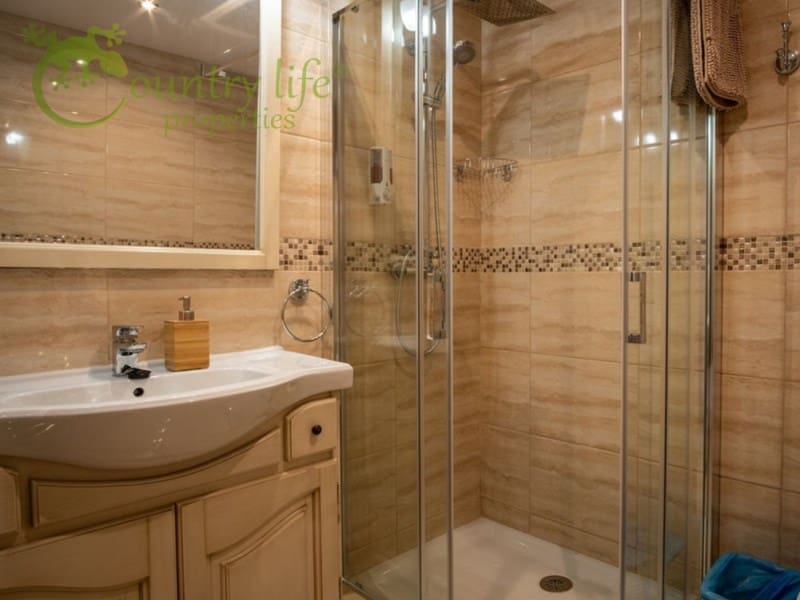 5 bedroom Villa for sale in Iznate - € 545,000 (Ref: 8708215)