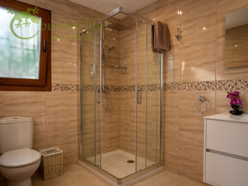 5 bedroom Villa for sale in Iznate - € 545,000 (Ref: 8708215)