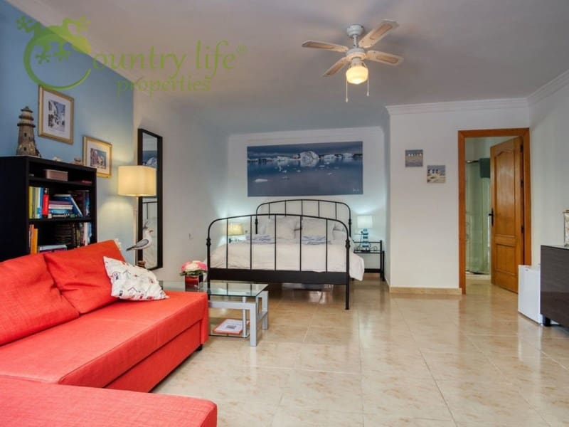 5 bedroom Villa for sale in Iznate - € 545,000 (Ref: 8708215)