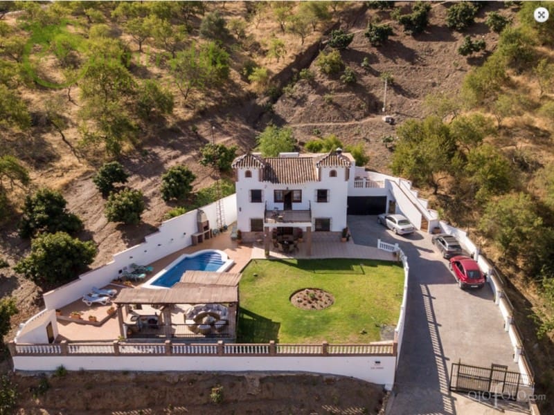 5 bedroom Villa for sale in Iznate - € 545,000 (Ref: 8708215)