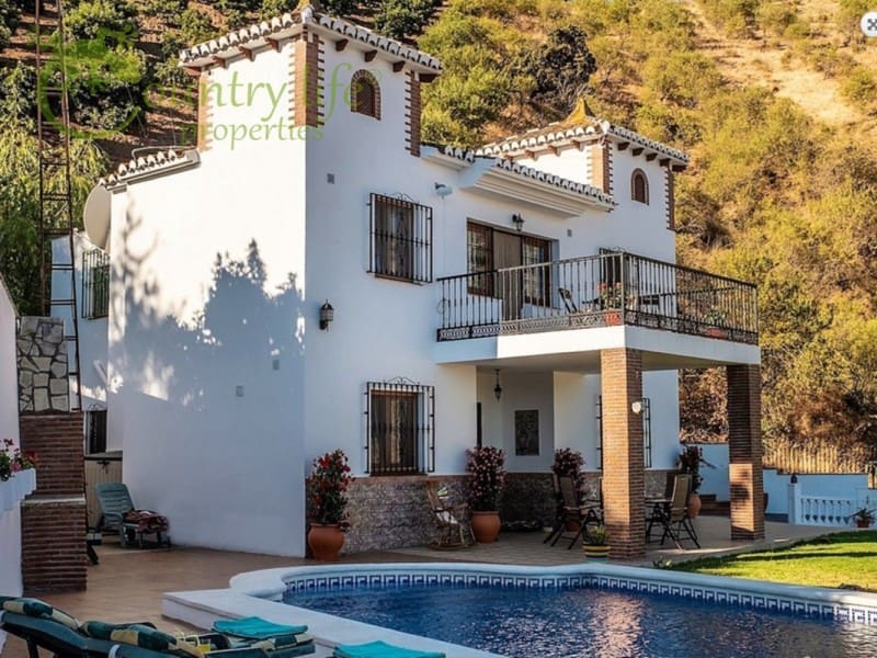 5 bedroom Villa for sale in Iznate - € 545,000 (Ref: 8708215)