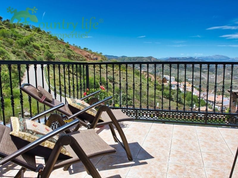 5 bedroom Villa for sale in Iznate - € 545,000 (Ref: 8708215)