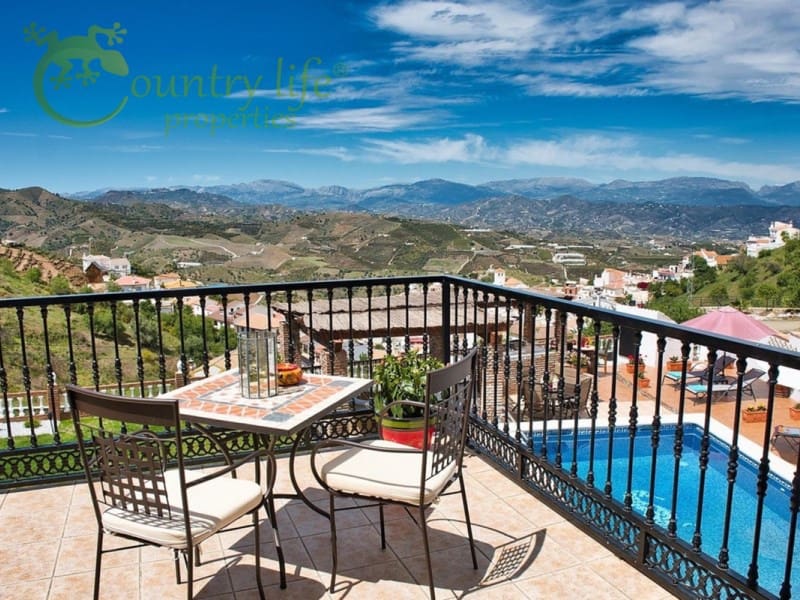 5 bedroom Villa for sale in Iznate - € 545,000 (Ref: 8708215)