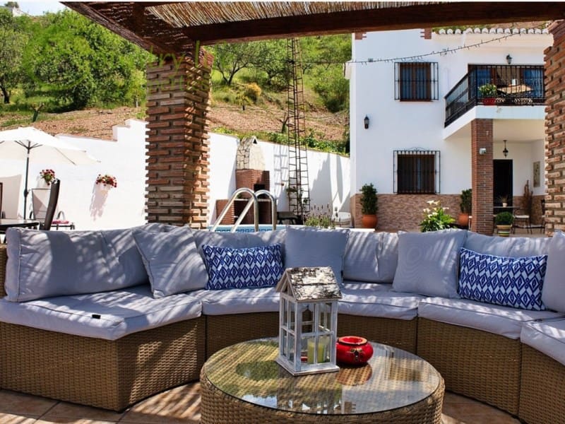 5 bedroom Villa for sale in Iznate - € 545,000 (Ref: 8708215)