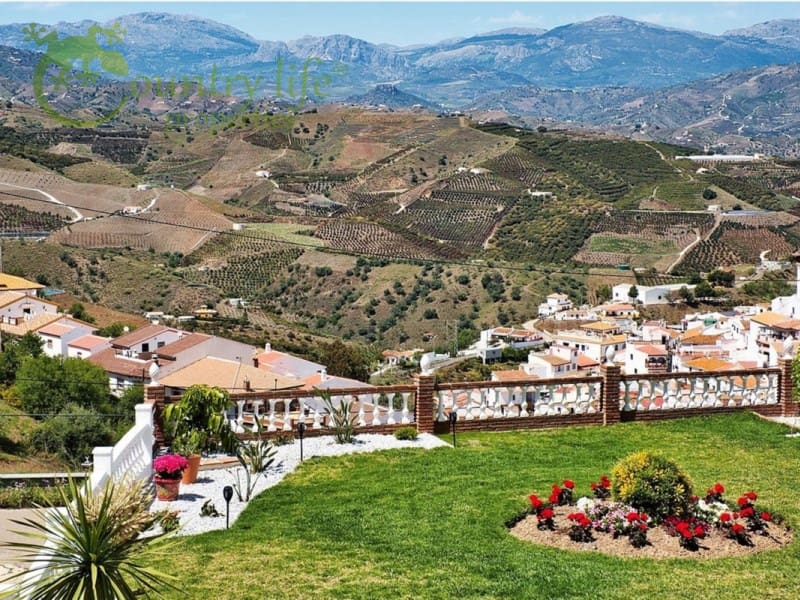 5 bedroom Villa for sale in Iznate - € 545,000 (Ref: 8708215)