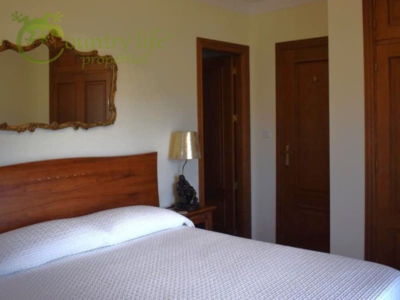 3 bedroom Villa for sale in Vinuela - € 540,000 (Ref: 8751227)