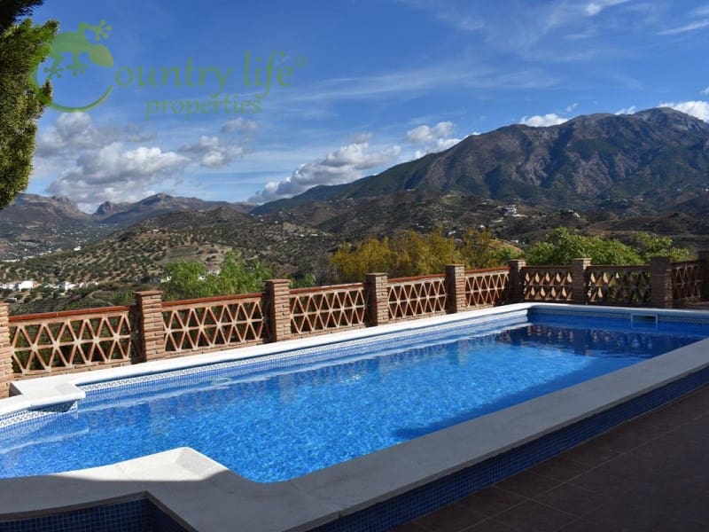 3 bedroom Villa for sale in Vinuela - € 540,000 (Ref: 8751227)