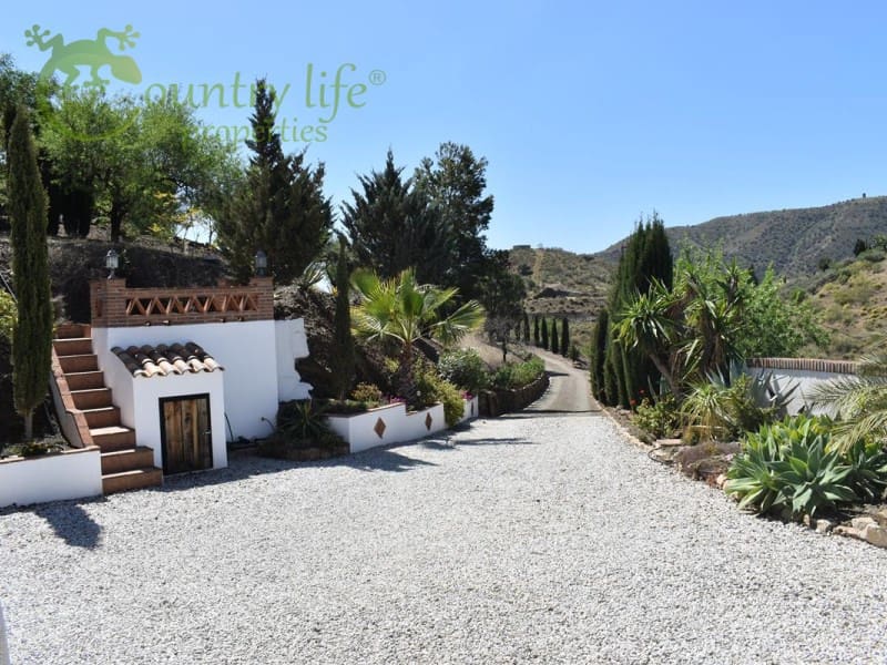 3 bedroom Villa for sale in Vinuela - € 540,000 (Ref: 8751227)
