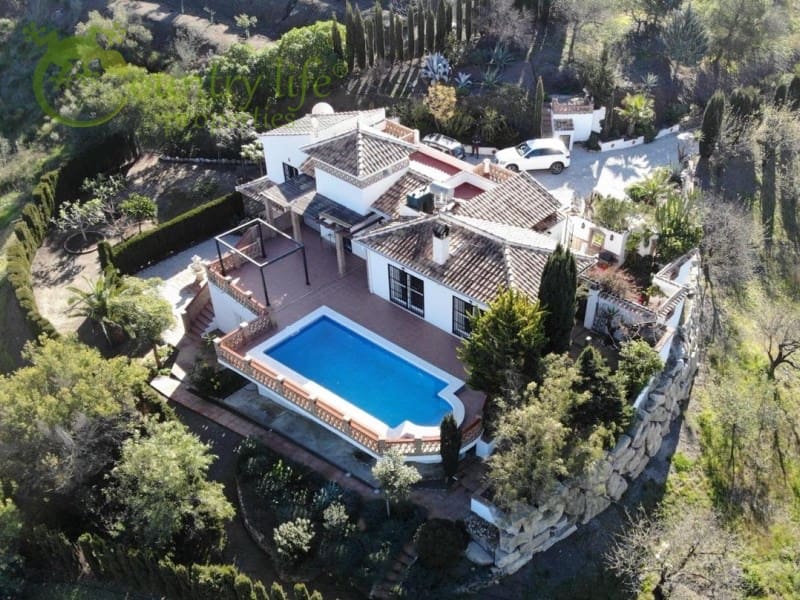 3 bedroom Villa for sale in Vinuela - € 540,000 (Ref: 8751227)