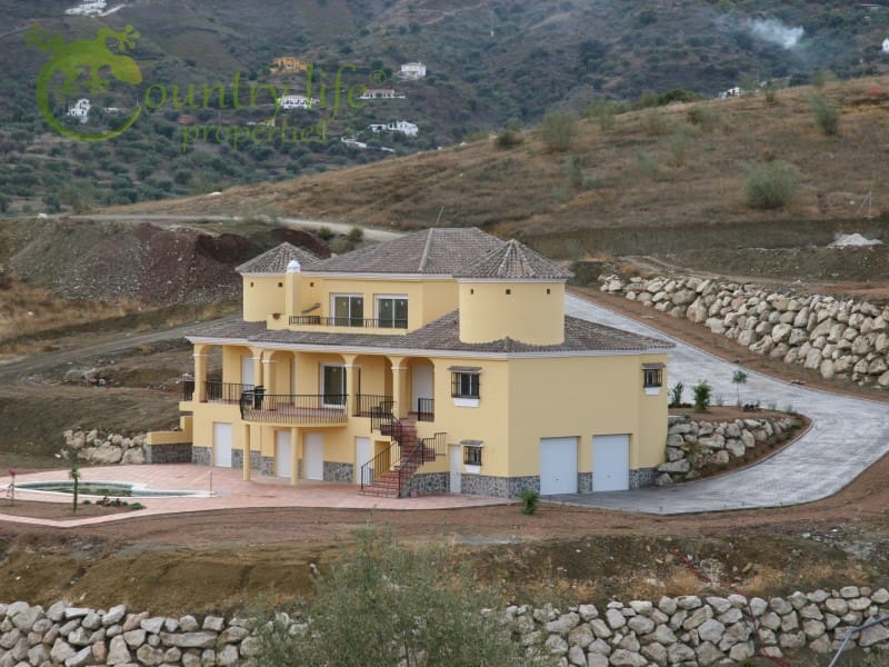 6 slaapkamer Villa te koop in Vinuela - € 565.000 (Ref: 8758294)