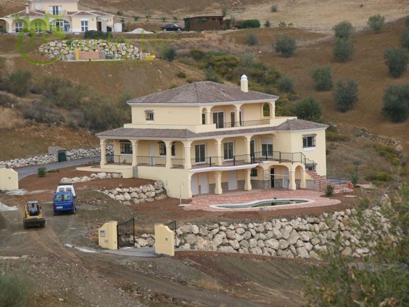 6 slaapkamer Villa te koop in Vinuela - € 565.000 (Ref: 8758294)