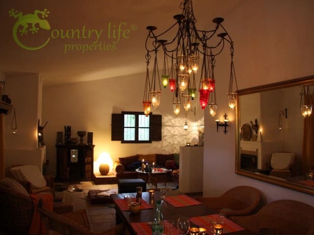 4 sypialnia Willa na sprzedaż w Alcaucín - 575 000 € (Ref: 8793684)