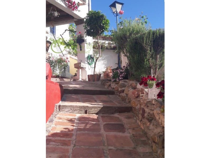 6 soveværelse Finca/Landehus til salg i Comares - € 324.500 (Ref: 8889308)