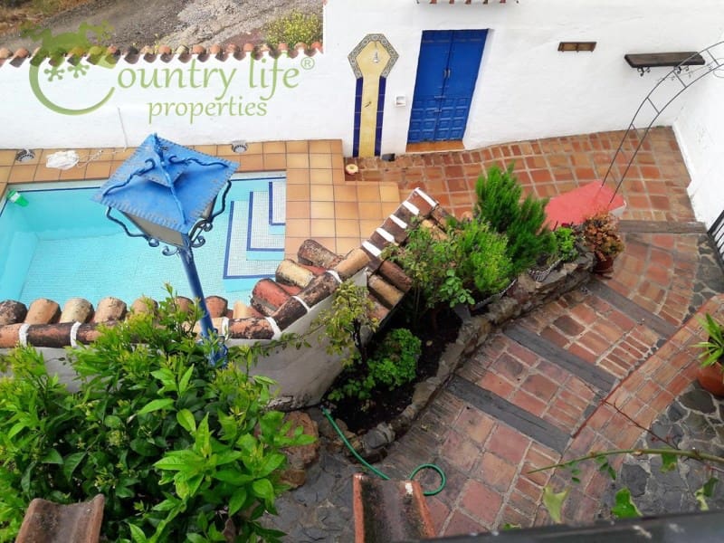 6 soveværelse Finca/Landehus til salg i Comares - € 324.500 (Ref: 8889308)