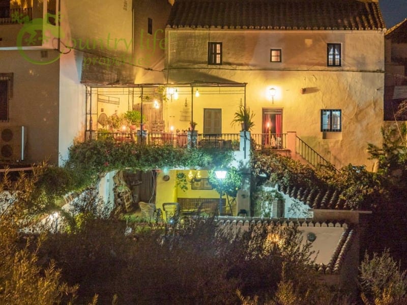 6 soveværelse Finca/Landehus til salg i Comares - € 324.500 (Ref: 8889308)